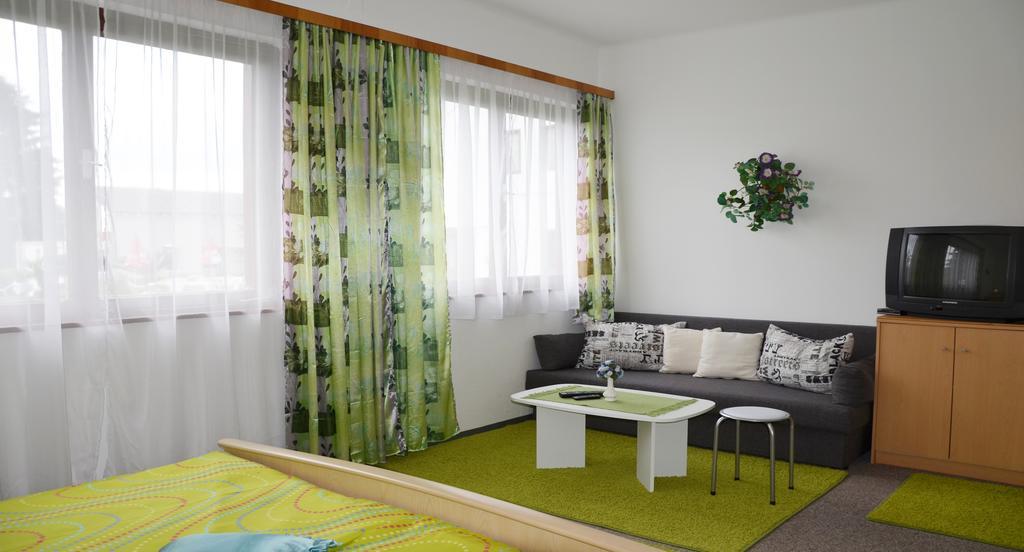 Gasthof-Pension Karawankenblick Portschach am Woerthersee Ngoại thất bức ảnh